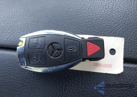 2018 Mercedes-Benz C 300 z USA, uszkodzony, nr VIN WDDWJ4JB9JF731349